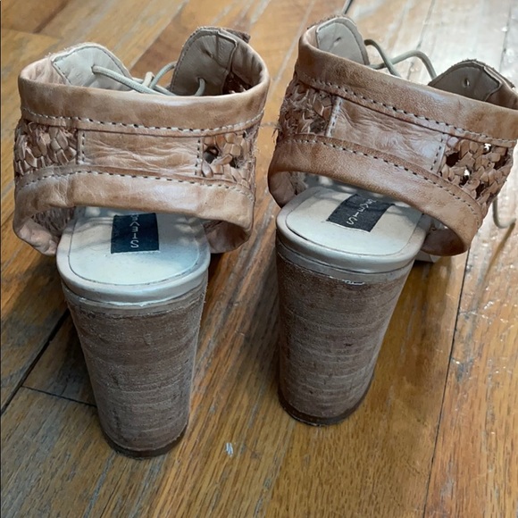 Heeled Slingback Sandals - Picture 2 of 4